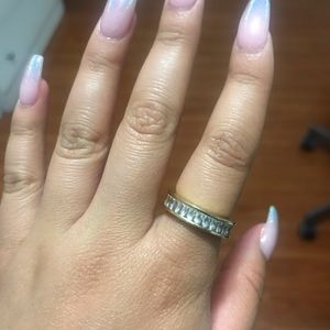 Henri bendel ring